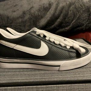 BRAND NEW LEATHER NIKE SNEAKERS - WOMEN'S 8